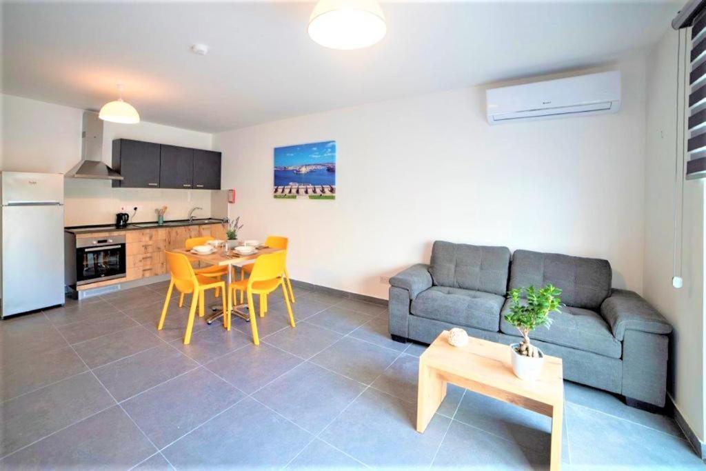 Isky Apartments Gzira Buitenkant foto