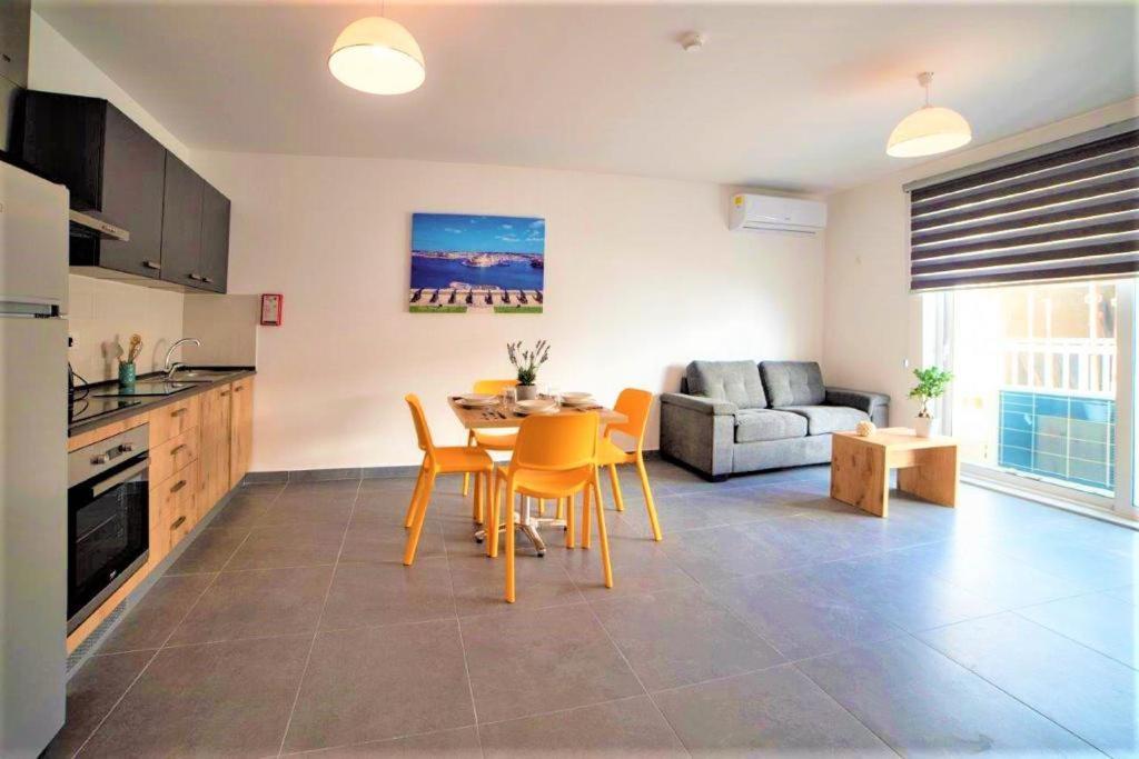 Isky Apartments Gzira Buitenkant foto