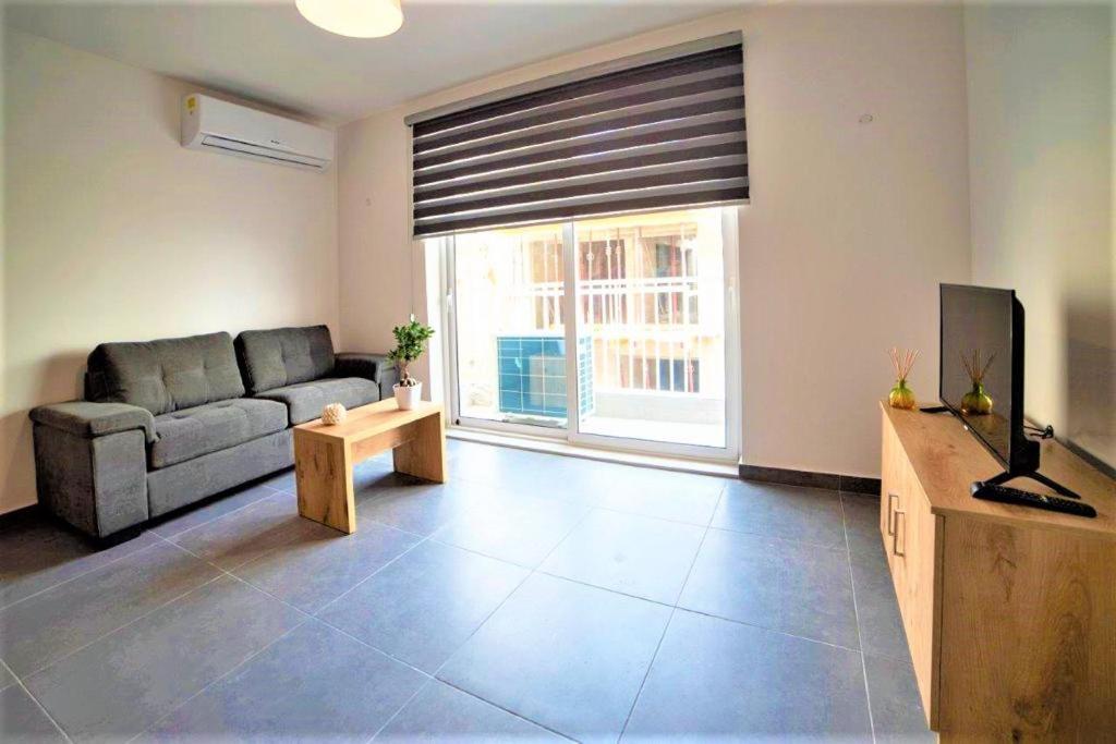 Isky Apartments Gzira Buitenkant foto